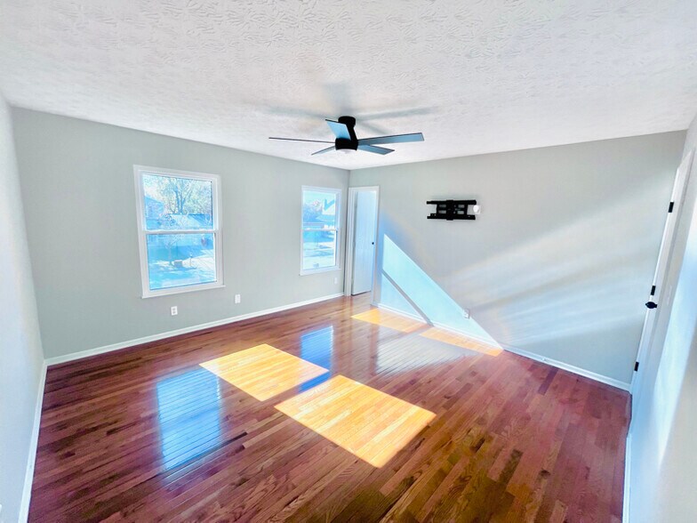 Building Photo - 2308 Sundew Ave