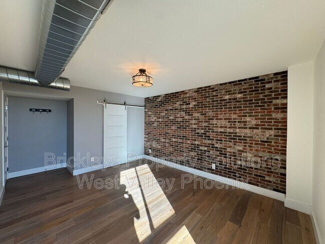 Building Photo - 2323 N Central Ave