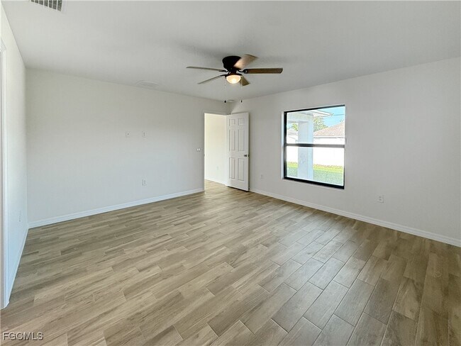 Building Photo - 8157 Albatross Rd