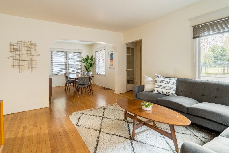 Building Photo - 2036-2038-2038 SE Morrison St