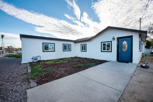 Building Photo - 604 S 8th St