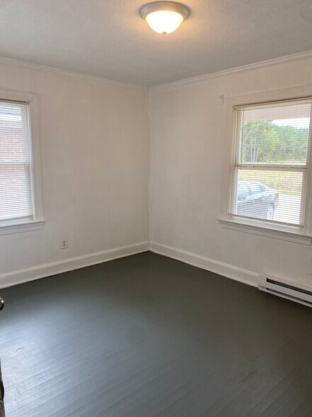 Building Photo - 577 S 7th St