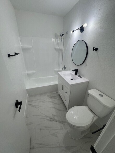 Building Photo - 1131 N Onondaga Ave