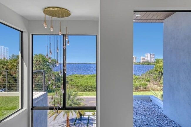 Building Photo - 1161 Pine Point Rd