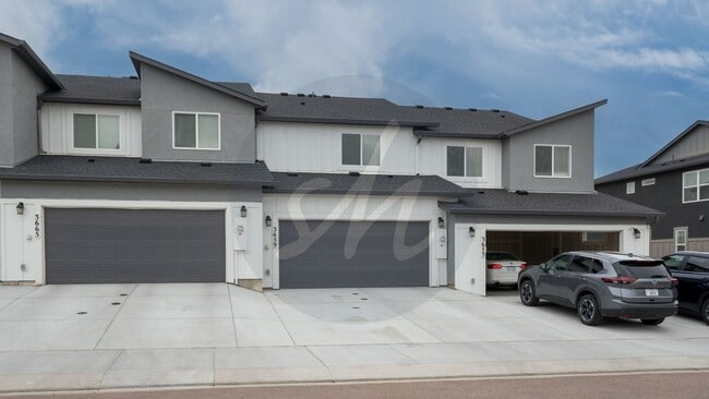 Building Photo - Townhome in Greenways at Sand Creek