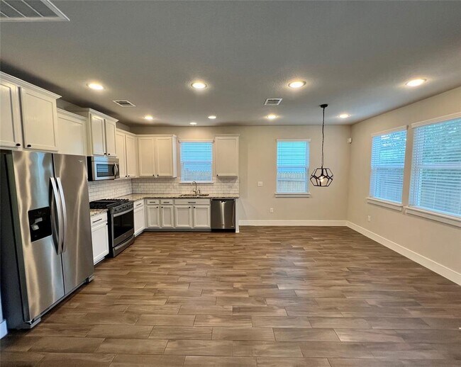 Building Photo - 7415 Wallach St