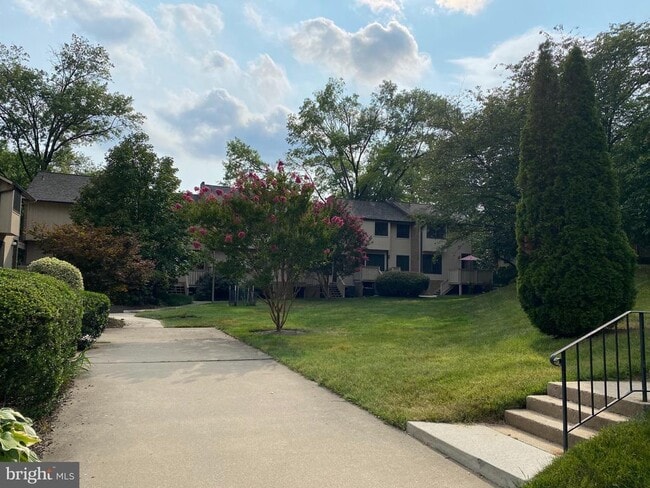 Building Photo - 2562 Glengyle Dr