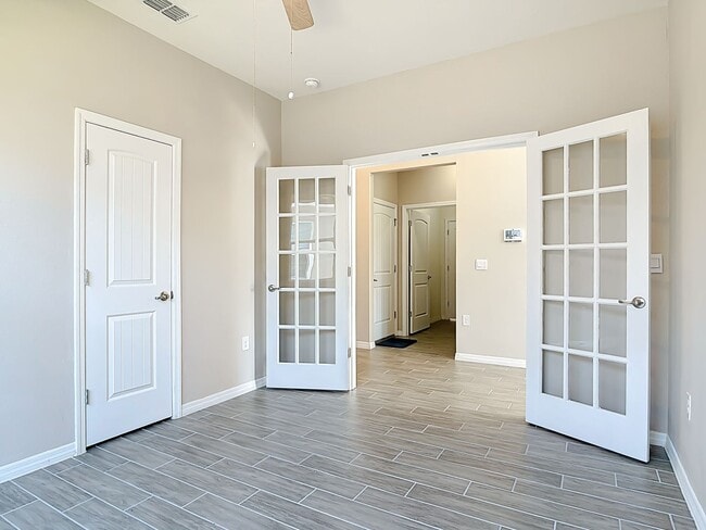 Building Photo - Beautiful Oak Leaf Preserve 3 Bedroom 2 Bathroom Smart Home