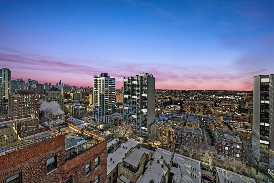 Building Photo - 2740 N Pine Grove Ave