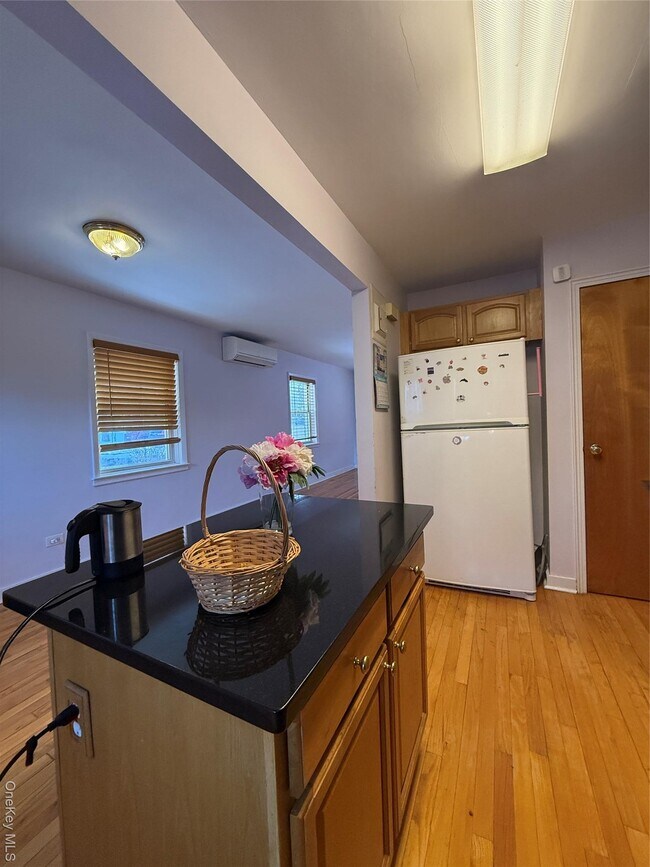 Building Photo - 110-51 64th Rd