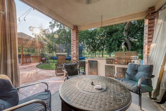Building Photo - 8807 Stones Throw Ln