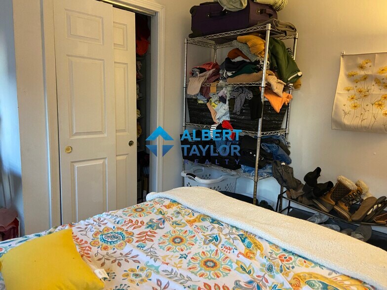 Building Photo - 22 Saint Cyprians Pl