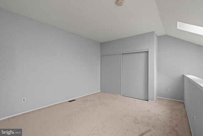 Building Photo - 4820B Aberdeen Dr