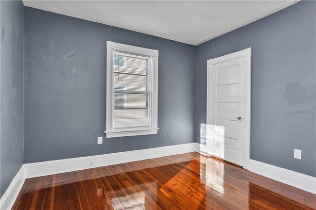 Building Photo - 266 Sayles Ave