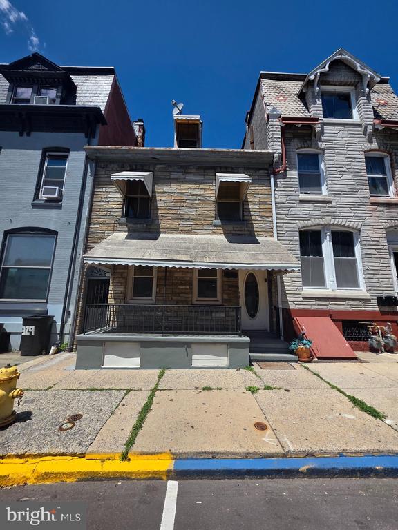 Building Photo - 331 Franklin St