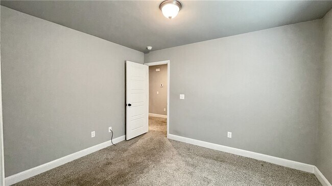 Building Photo - 1702 S K Pl