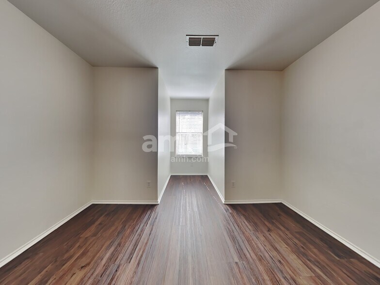 Building Photo - 1626 Wildflower Dr