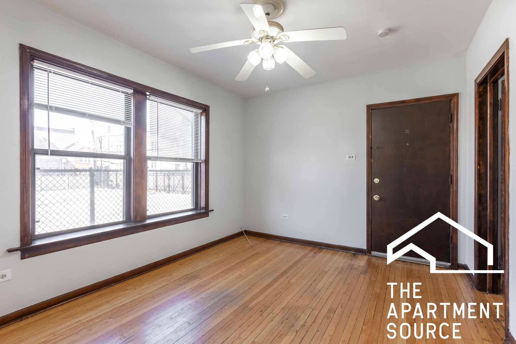 Building Photo - 4810 W Armitage Ave