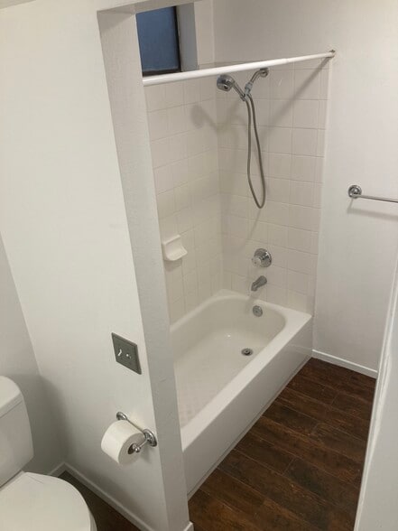 Building Photo - 550 Orange Ave