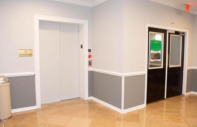 Building Photo - 1580 Spring Gate Dr