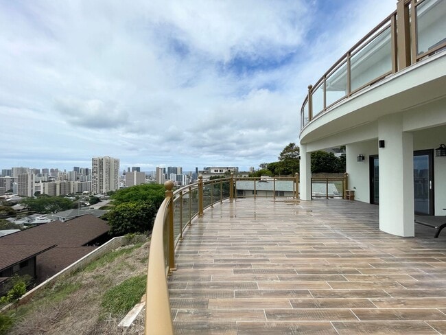 Building Photo - 2045 Mott Smith Dr