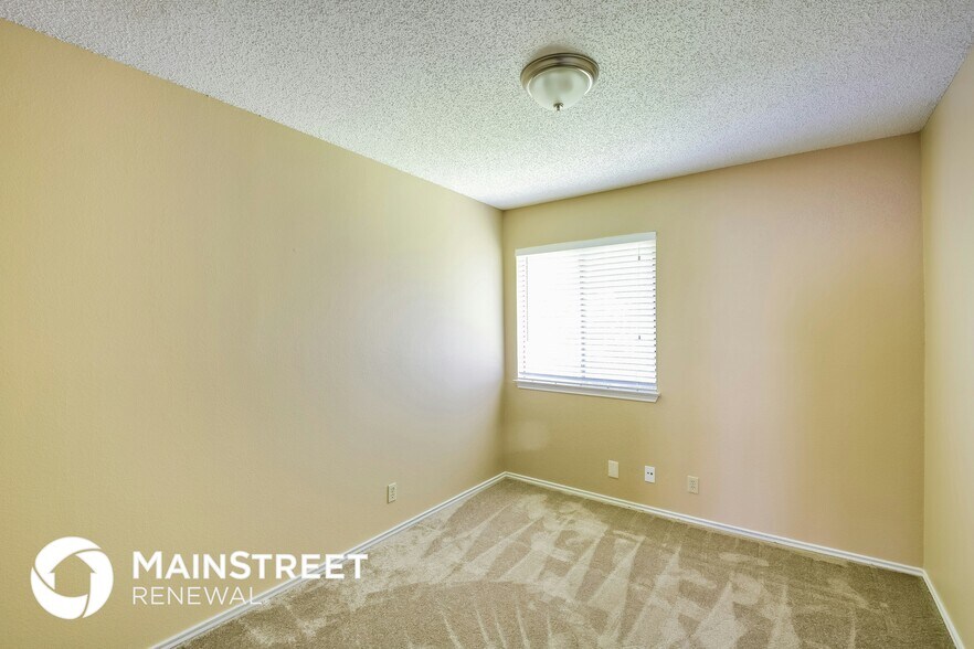 Building Photo - 7422 Pebblewood