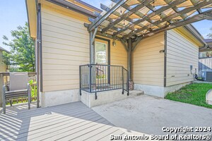 Building Photo - 2535 Villa Borghese