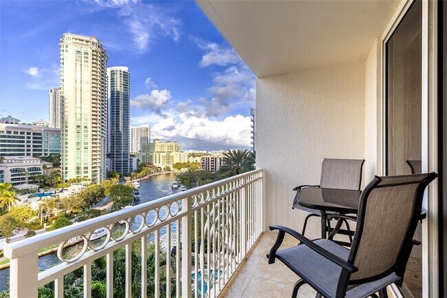 Building Photo - 511 SE 5 Ave