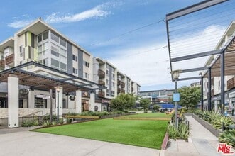 Building Photo - 6021 Dawn Crk