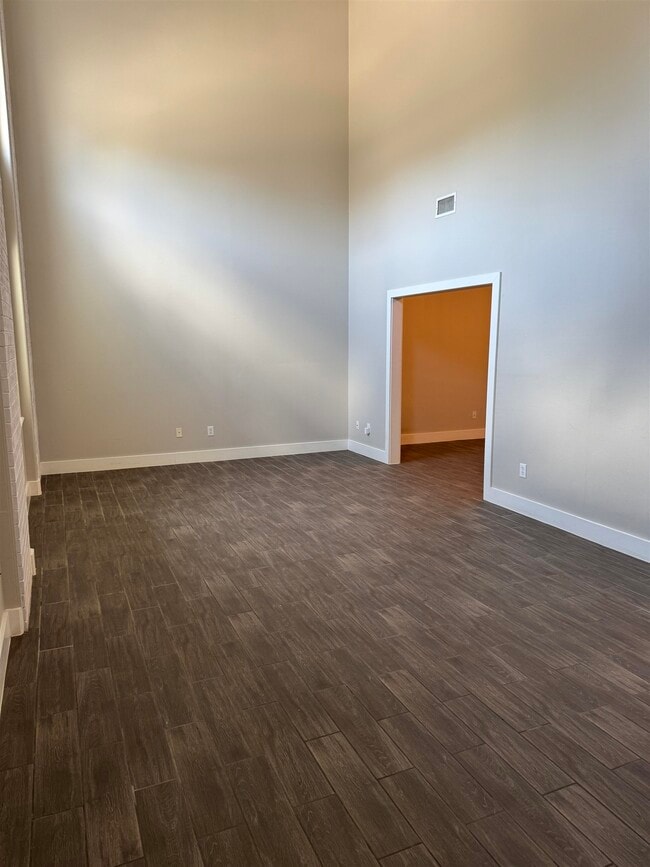 Building Photo - 2445 Monarch Dr