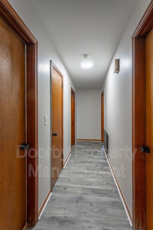 Building Photo - 186 Greens Lake Cir