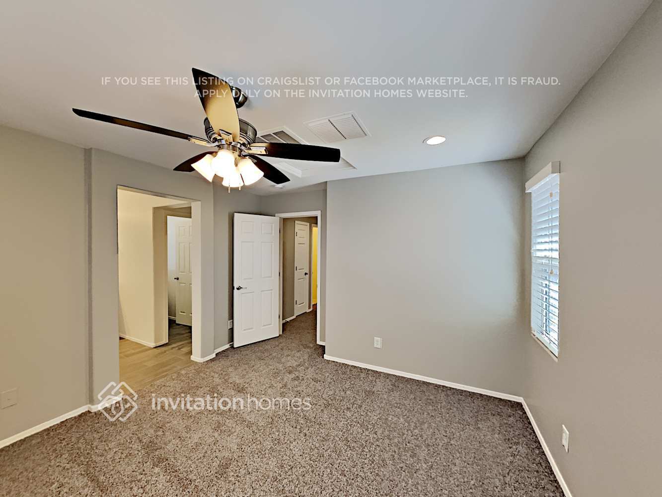 Building Photo - 252 N Sandal