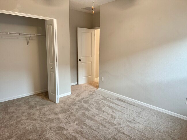 Building Photo - 5505 Olano St