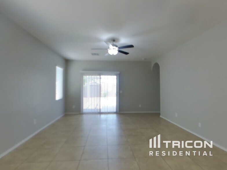 Building Photo - 28371 N Cactus Flower Cir
