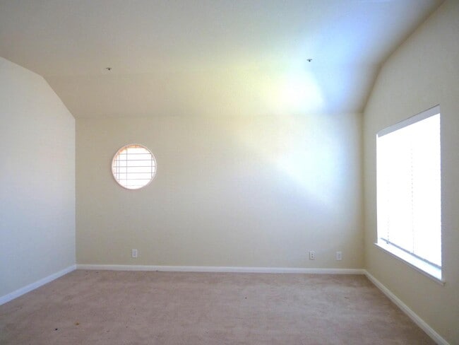 Building Photo - 703 Bahama Ln