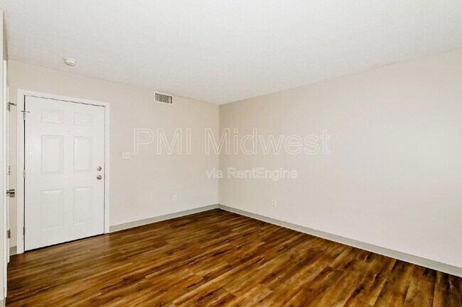 Building Photo - 1702 W Michigan St