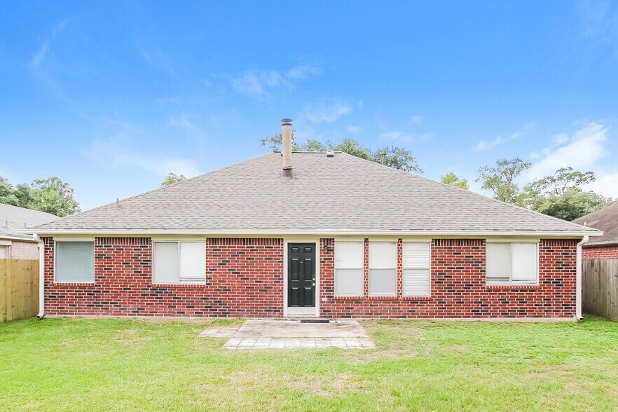 Building Photo - 31142 N Head Dr