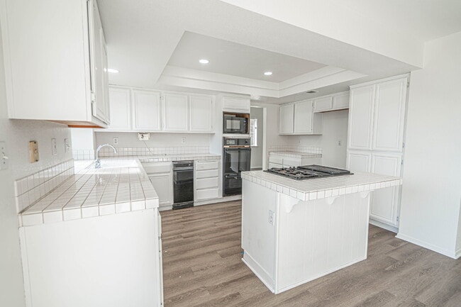 Building Photo - Charming Castaic Home