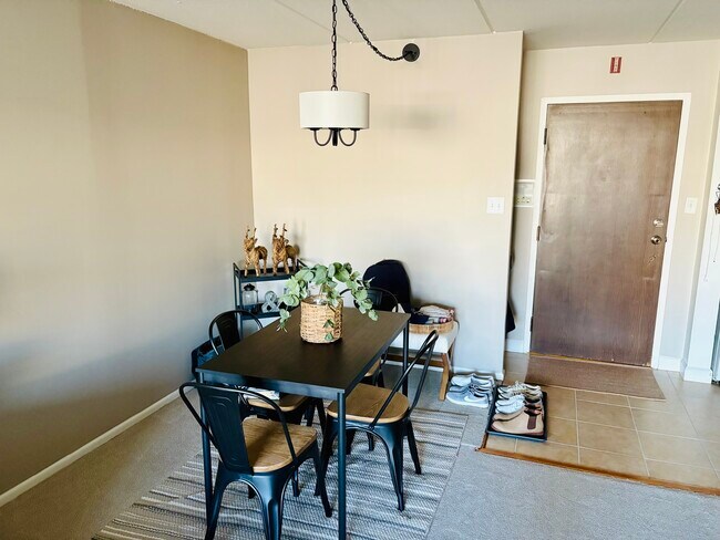 Building Photo - 5125 Blodgett Ave