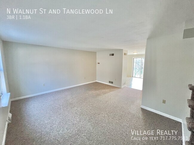 Building Photo - 492 N Walnut St