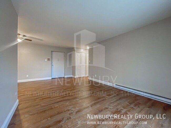 Building Photo - Welcome to Your New Home in the Westwood/O...