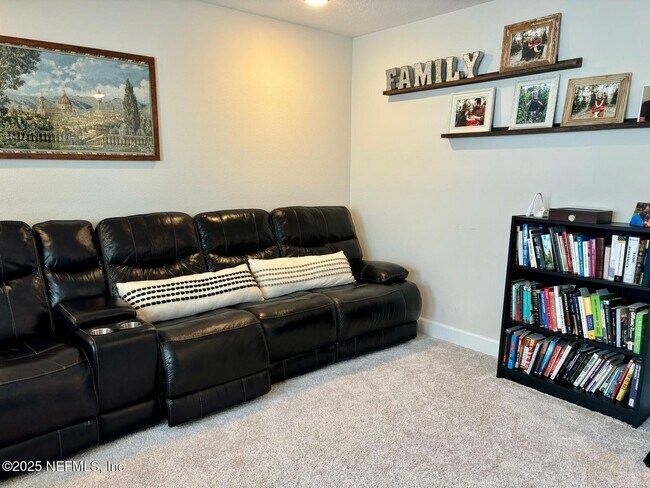 Building Photo - 263 Union Hill Dr