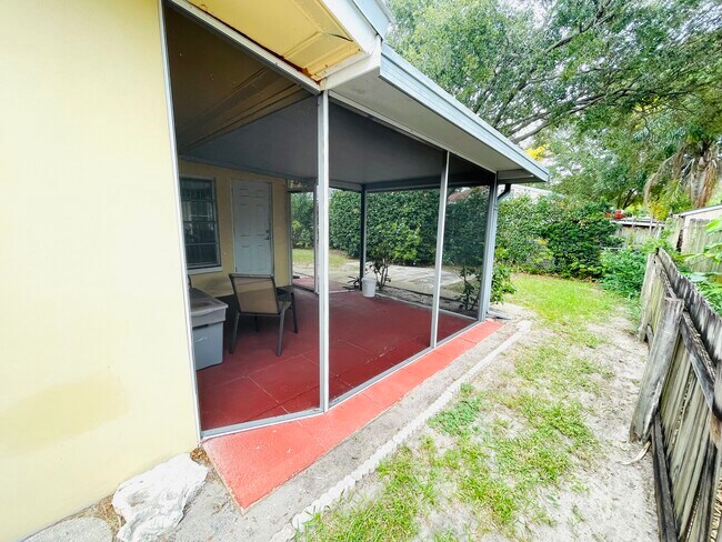 Building Photo - 245 Bel Forest Dr