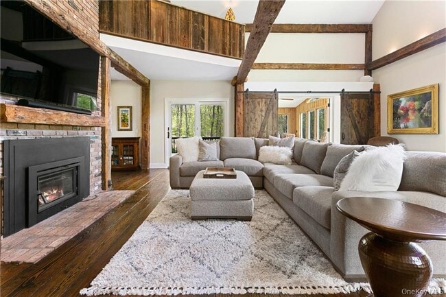 Building Photo - 21 Beech Hill Ln