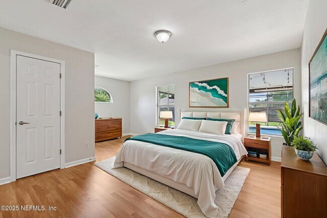 Building Photo - 2688 Glenhaven Dr