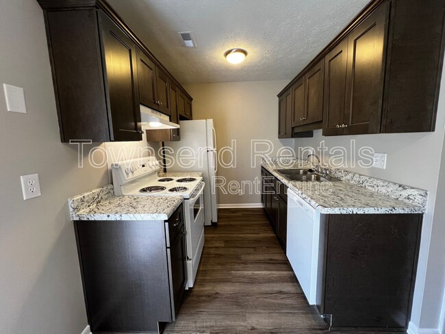 Building Photo - 1441 Ireland Dr