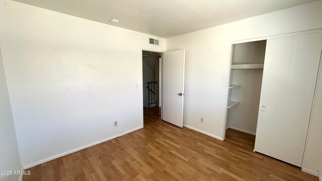 Building Photo - 1229 N 84th Pl