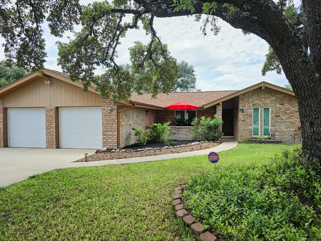 Building Photo - 4305 Temple Hill