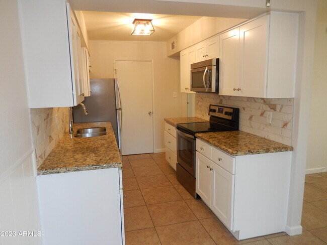 Building Photo - 3618 E Montecito Ave