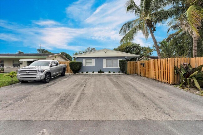 Primary Photo - 1120 SW 30th St